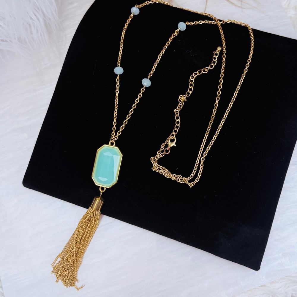 Goldtone, fringe pendant, long costume necklace - Picture 4 of 13